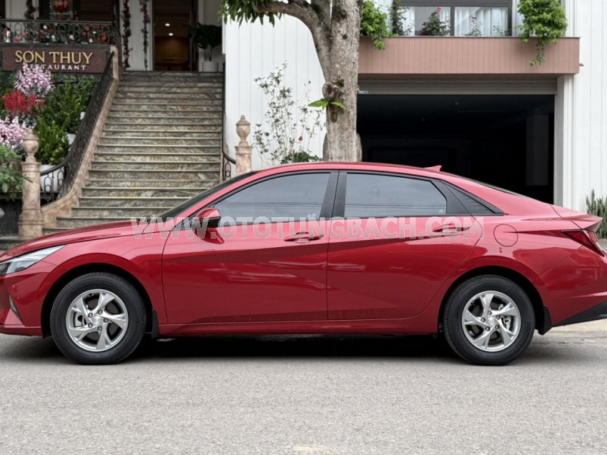 Hyundai Elantra 1.6 AT Tiêu chuẩn 2024