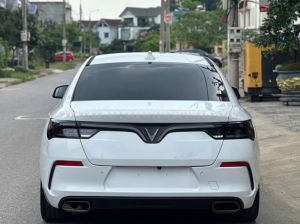 Xe VinFast Lux A 2.0 Plus 2.0 AT 2019