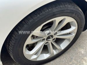 Xe VinFast Lux A 2.0 Plus 2.0 AT 2019