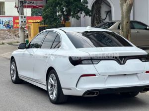 Xe VinFast Lux A 2.0 Plus 2.0 AT 2019