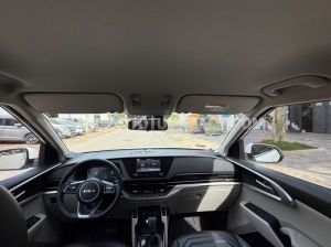 Xe Kia Carens 1.5G Luxury 2023