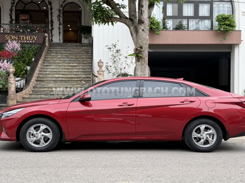 Hyundai Elantra 1.6 AT Tiêu chuẩn 2024