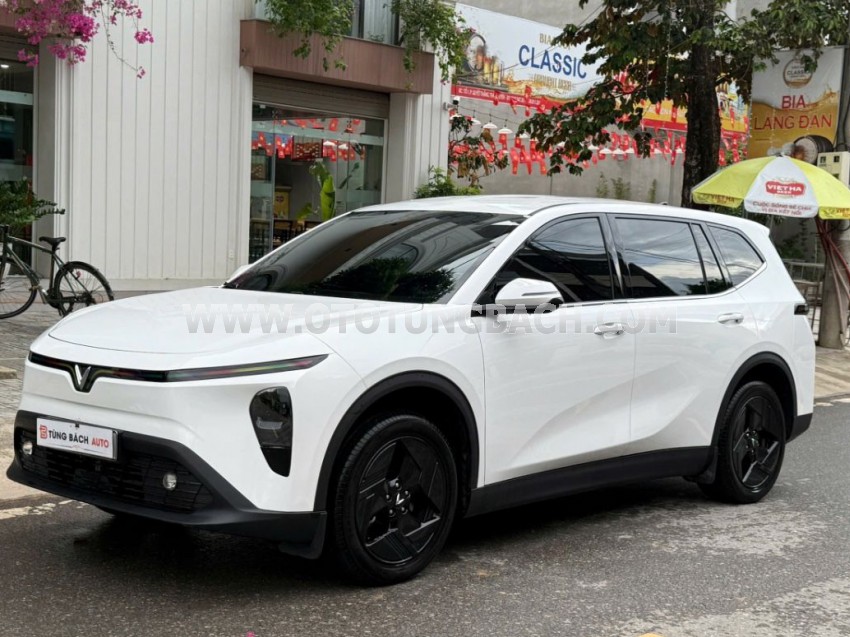 VinFast VF MPV 7 AT 2026